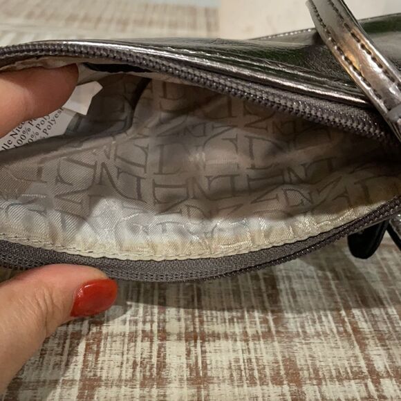 Danielle Nicole Metallic Crossbody Bags - Picture 10 of 16